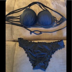 Black cheeky bikini with crisscrossed straps 36C